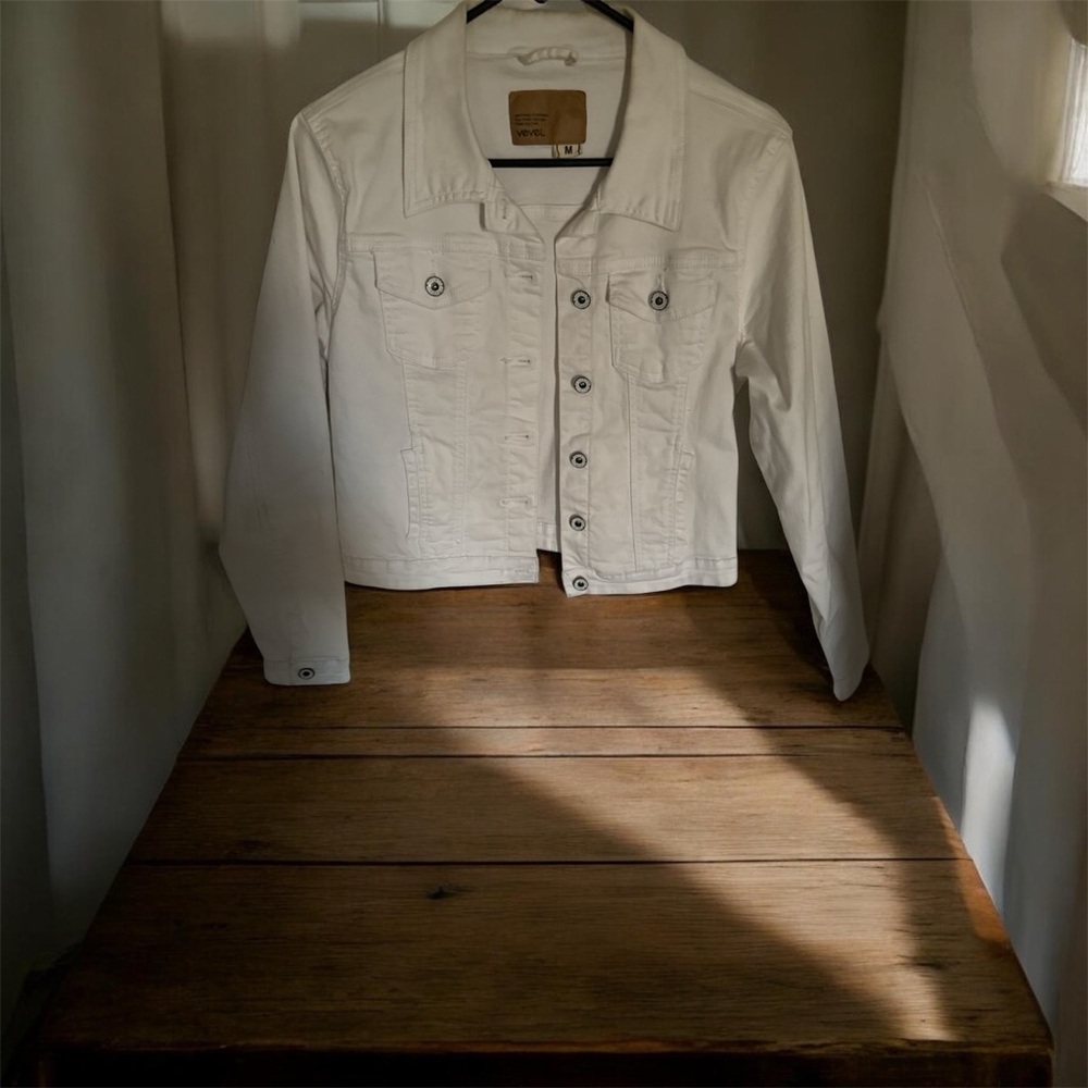 Eve Classic White Jacket
